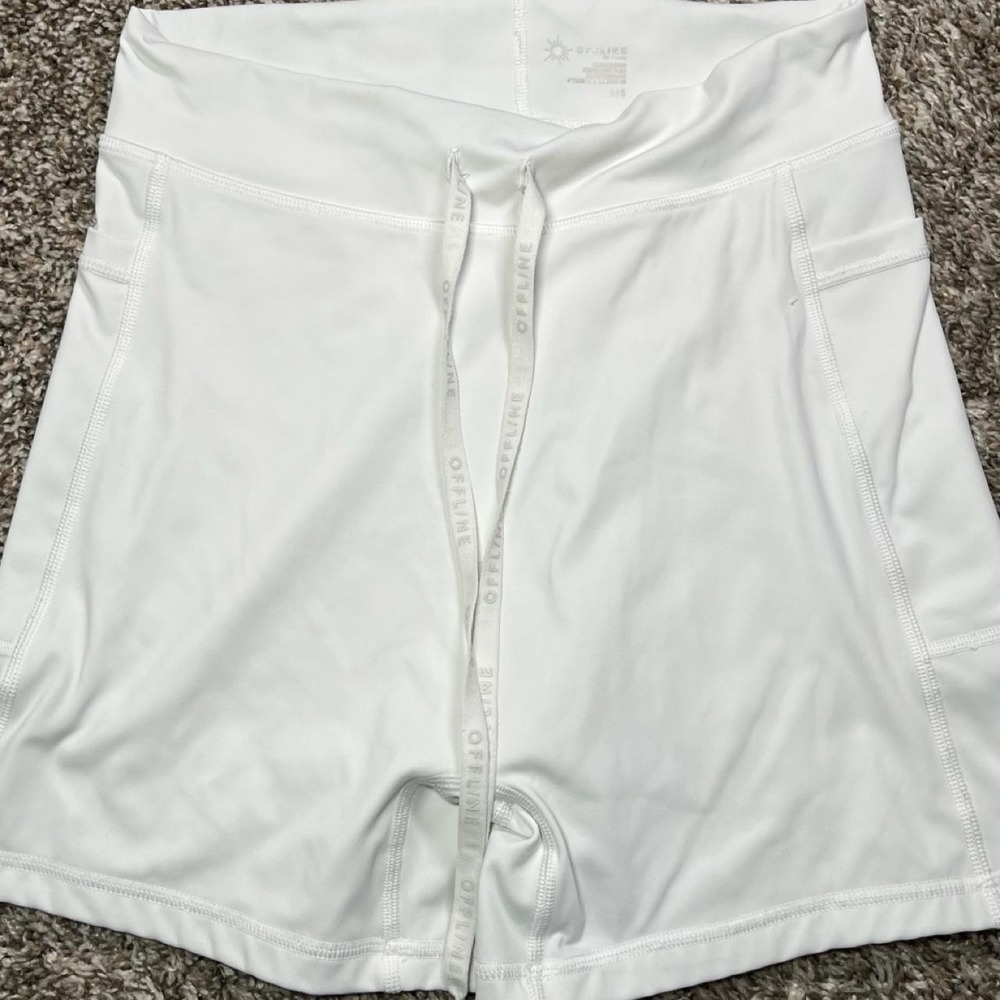 OFFLINE by Aerie White High Rise Biker Shorts With Side Pockets Size L